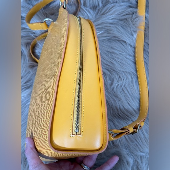 Authentic Louis Vuitton Epi Mabillon Backpack with Yellow Purple - Picture 3 of 11